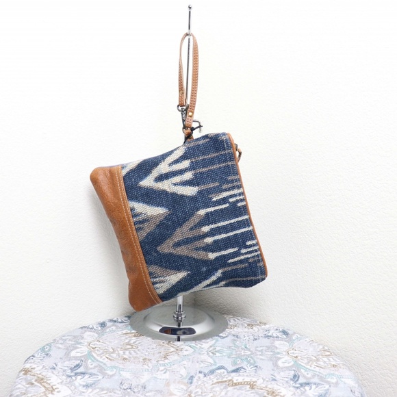 🆕Myra Bag BLUE SAND  Wristlet Pouch Makeup Bag - Picture 6 of 6